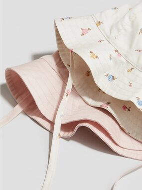 H&M Reversible Floral Bucket Hat in Pink & Cream